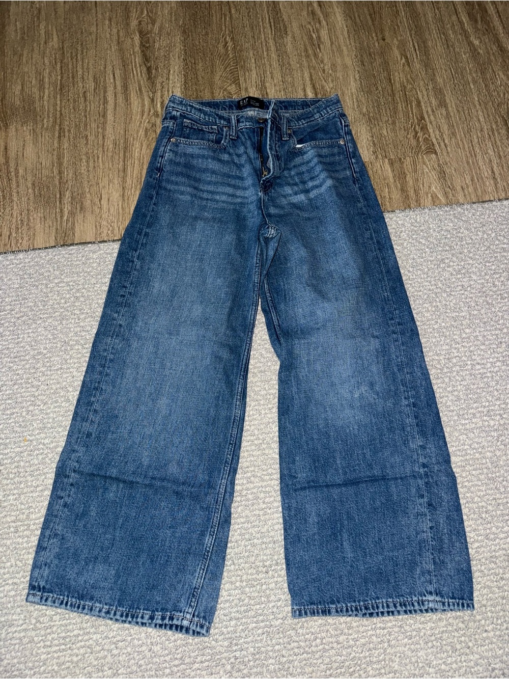GAP Women’s high rise wide leg jeans.